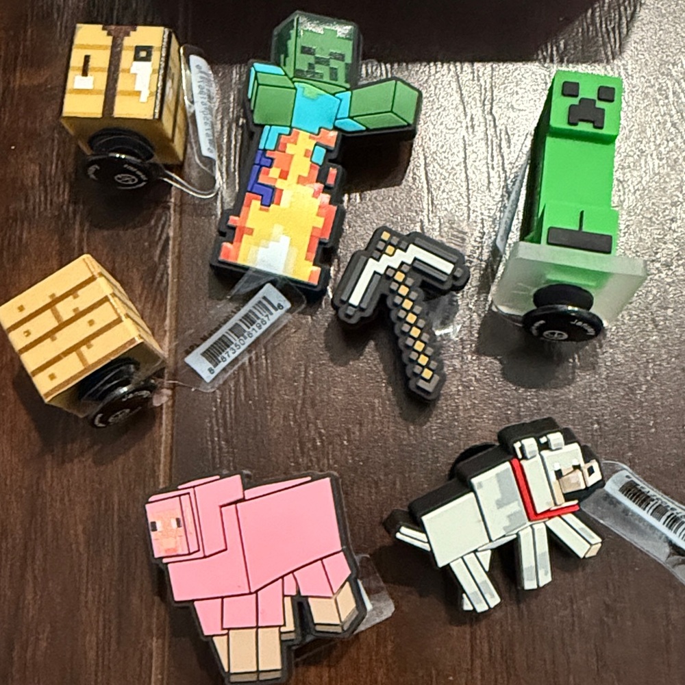 CROCS Jibbitz Charms 7 pieces minecraft 3D crocs decor creeper
